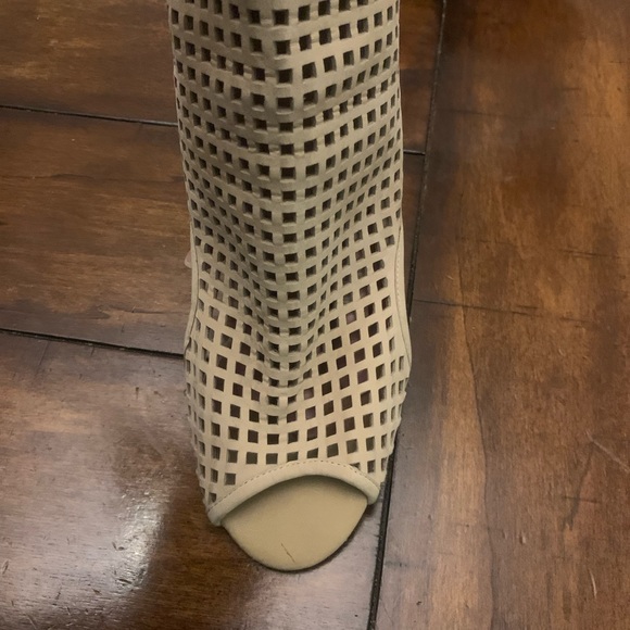 Jeffrey Campbell - Picture 2 of 6